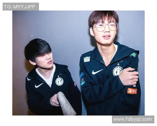 和平精英战术分析:IG战队配合与策略的深度探讨与启示 和平精英战术分析:IG战队配合与策略的深度探讨与启示